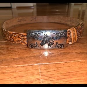 Cowgirl/cowboy belt with horse belt buckle
